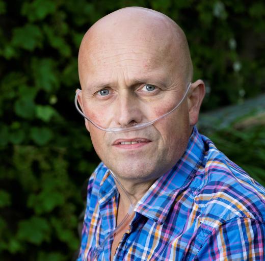 Gerard Hazelhoff, COPD, man met zuurstofslangetje in neus