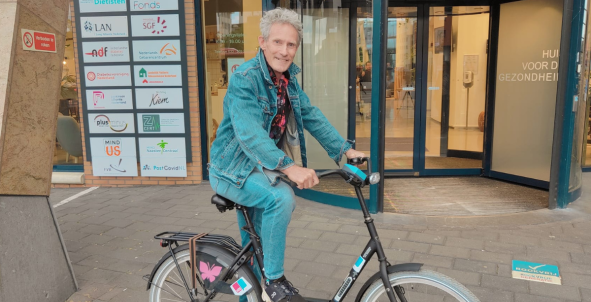 Directeur Károly Illy op de fiets