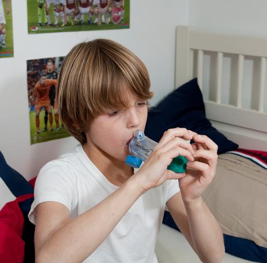 kind met astma