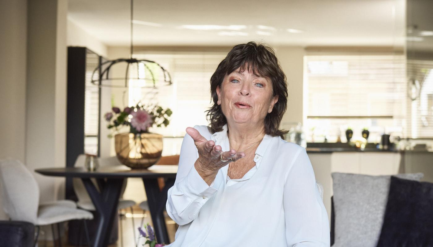 Vrouw handkus nalatenschappen nalaten