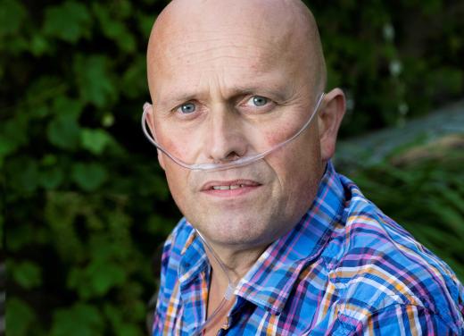 Gerard Hazelhoff, COPD, man met zuurstofslangetje in neus