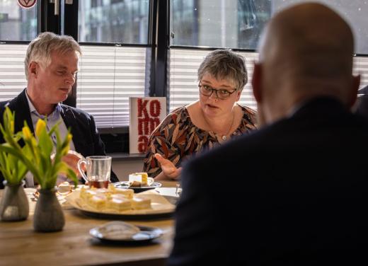 minister Ernst Kuipers op werkbezoek