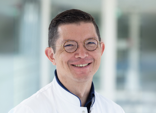 Dr. Sami Simons
